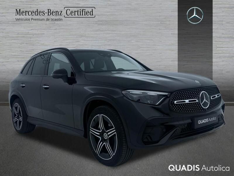 Usado Mercedes GLC300e 313 CV (230 kW) 2024 Negro obsidiana SUV