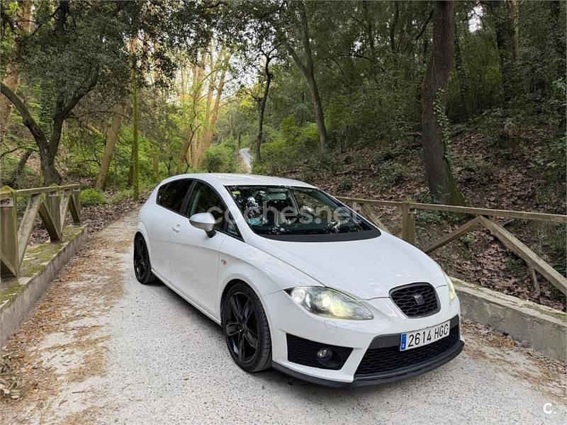 Usado Seat Leon FR 211 CV (155 kW) 2011 Blanco Utilitario