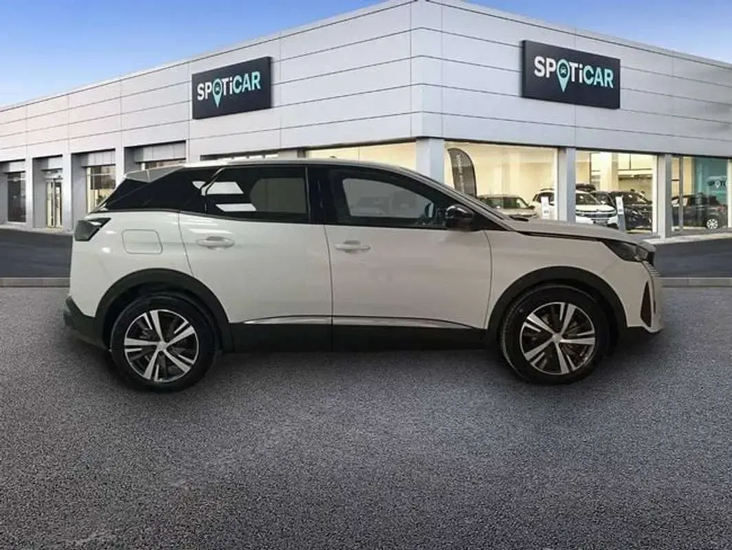 Usado Peugeot 3008 Allure 131 CV (96 kW) 2024 Blanco SUV