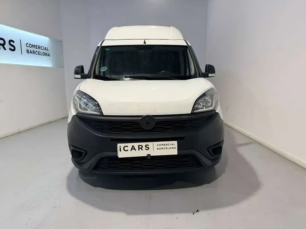 Usado Fiat Doblò 106 CV (77 kW) 2019 Blanco Monovolumen