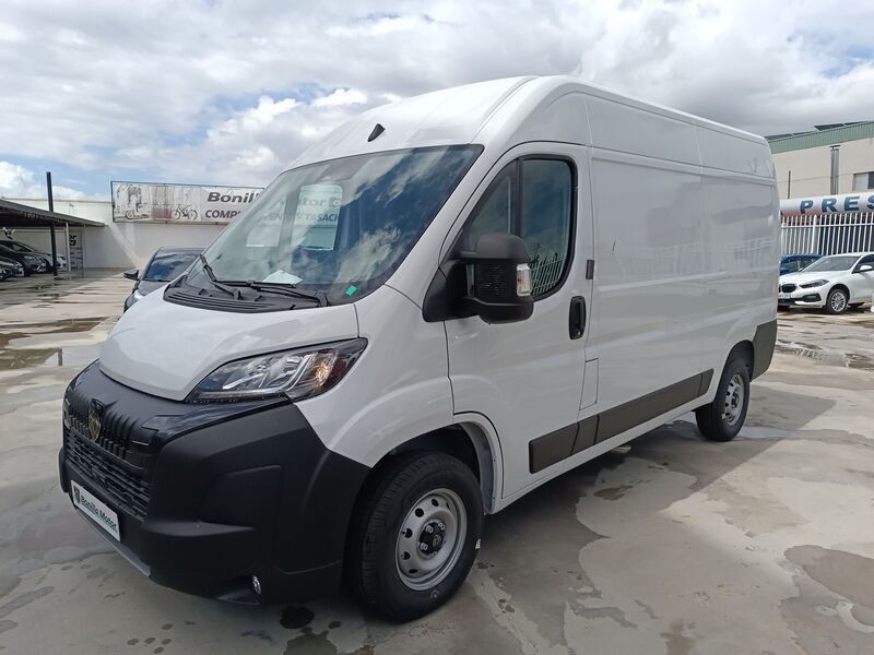 Blanco Nuevo 2025 Peugeot Boxer Van | 29.200 € - Imagen 1/4