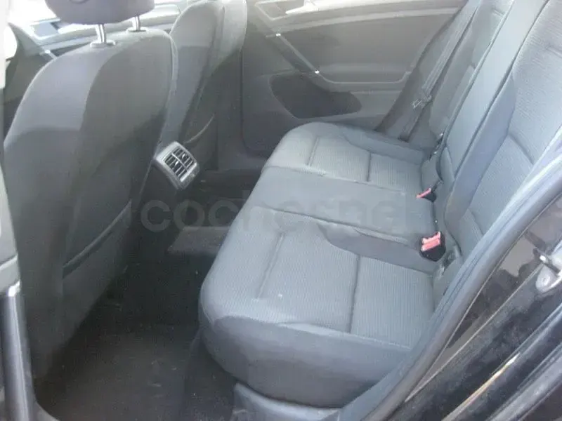 Usado VW Golf VII 110 CV (80 kW) 2013 Negro Berlina