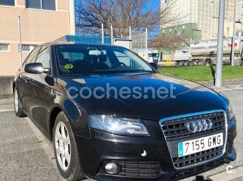 Usado Audi A4 136 CV (100 kW) 2010 Negro Berlina