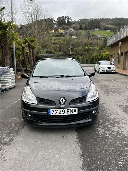 Usado Renault Clio II 100 CV (73 kW) 2007 Negro Berlina