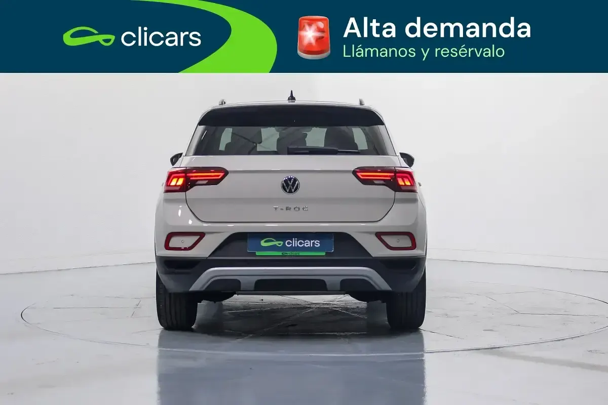Usado VW T-Roc Life 150 CV (110 kW) 2023 Beige SUV