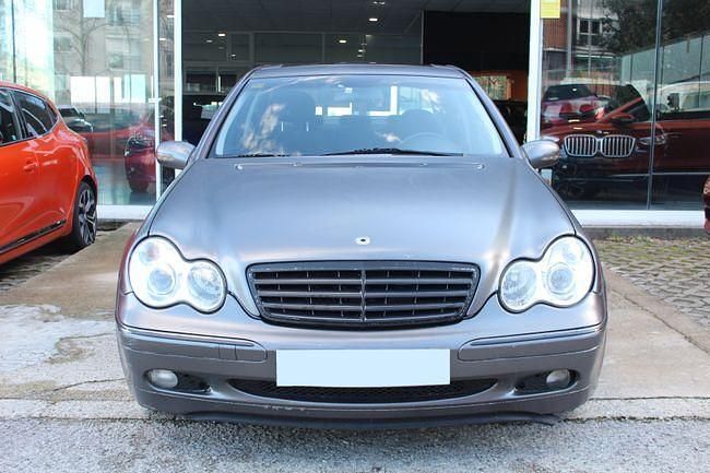 Usado Mercedes C220 Classic 150 CV (110 kW) 2003 Gris Berlina