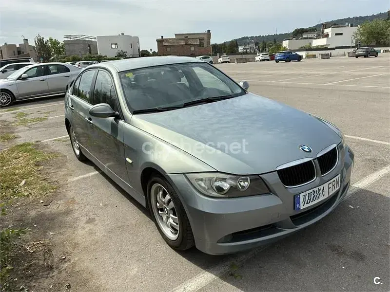 Usado BMW 318 143 CV (105 kW) 2013 Gris / plata Berlina