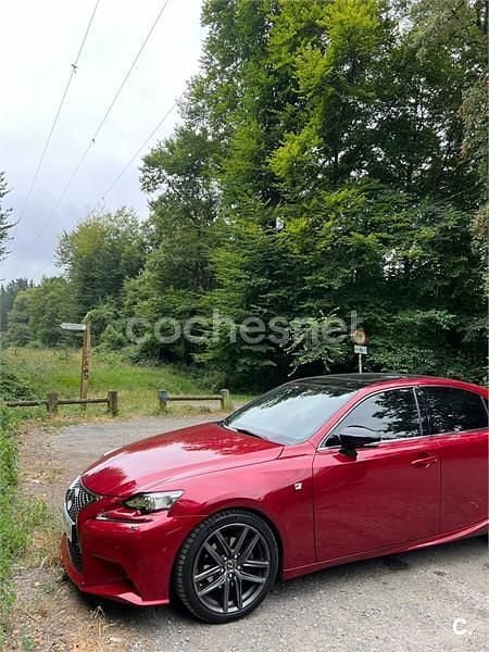Usado Lexus IS300h Sport Line 223 CV (164 kW) 2016 Granate Berlina