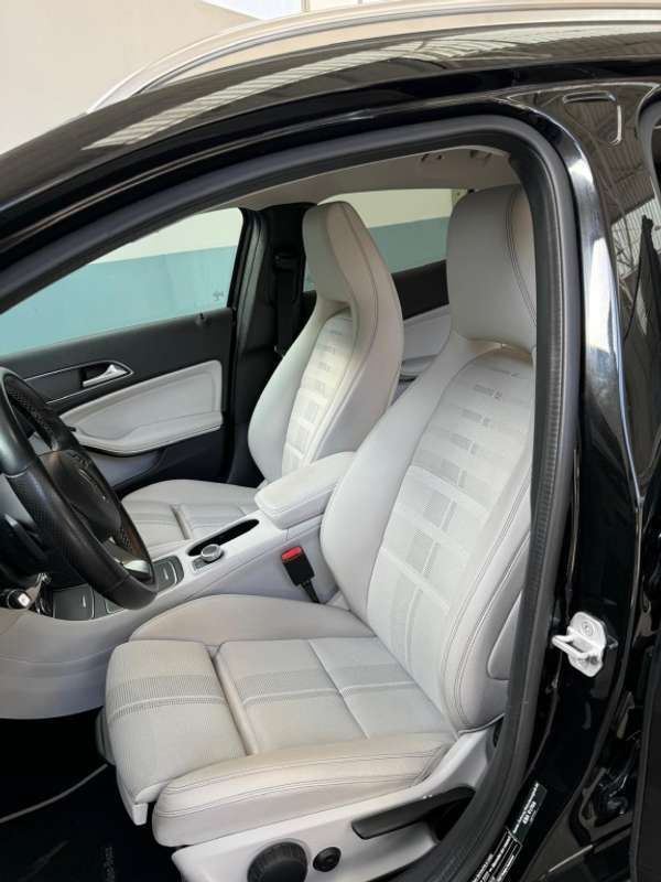 Usado Mercedes GLA220 177 CV (130 kW) 2018 Negro SUV