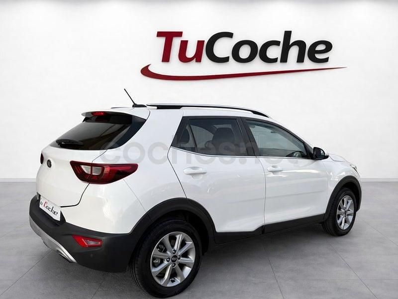 Usado Kia Stonic 84 CV (61 kW) 2018 Blanco SUV