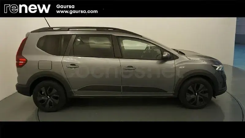 Usado Dacia Jogger Expression 100 CV (73 kW) 2025 Gris / plata Monovolumen