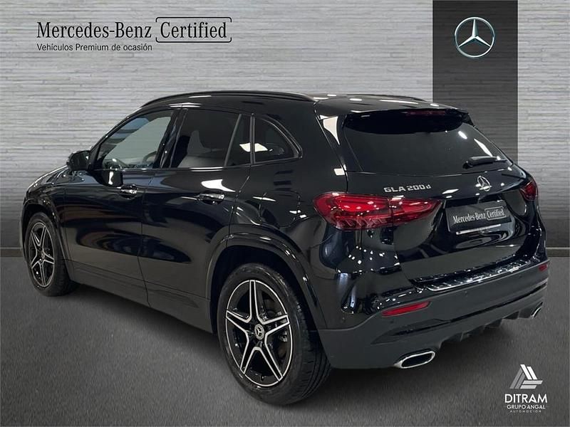 Usado Mercedes GLA200 AMG line 150 CV (110 kW) 2025 Negro SUV