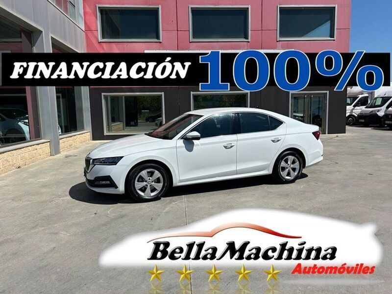 Blanco Usado 2021 Skoda Octavia Ambition Berlina | 16.950 € (Un poco caro) - Imagen 1/4