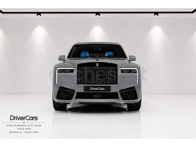 Nuevo Rolls Royce Cullinan 571 CV (419 kW) 2026 Gris / plata SUV