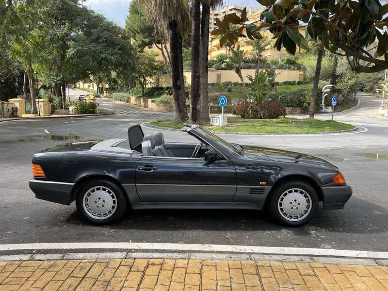 Usado Mercedes SL500 326 CV (239 kW) 1991 Gris Coupe