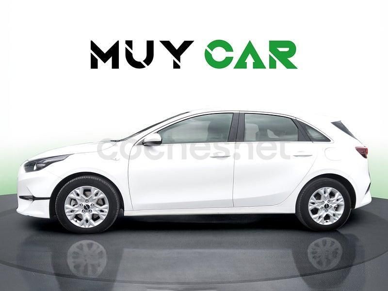 Usado Kia Ceed 136 CV (100 kW) 2023 Blanco Utilitario