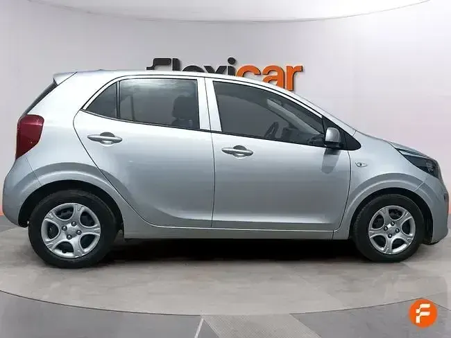 Usado Kia Picanto 63 CV (46 kW) 2024 Gris Utilitario