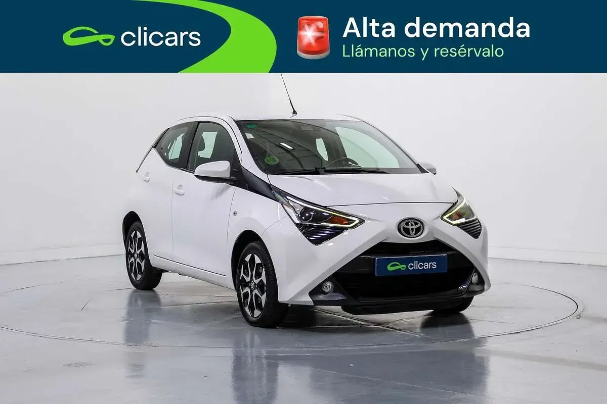 Usado Toyota Aygo X-play 72 CV (52 kW) 2021 Blanco Utilitario