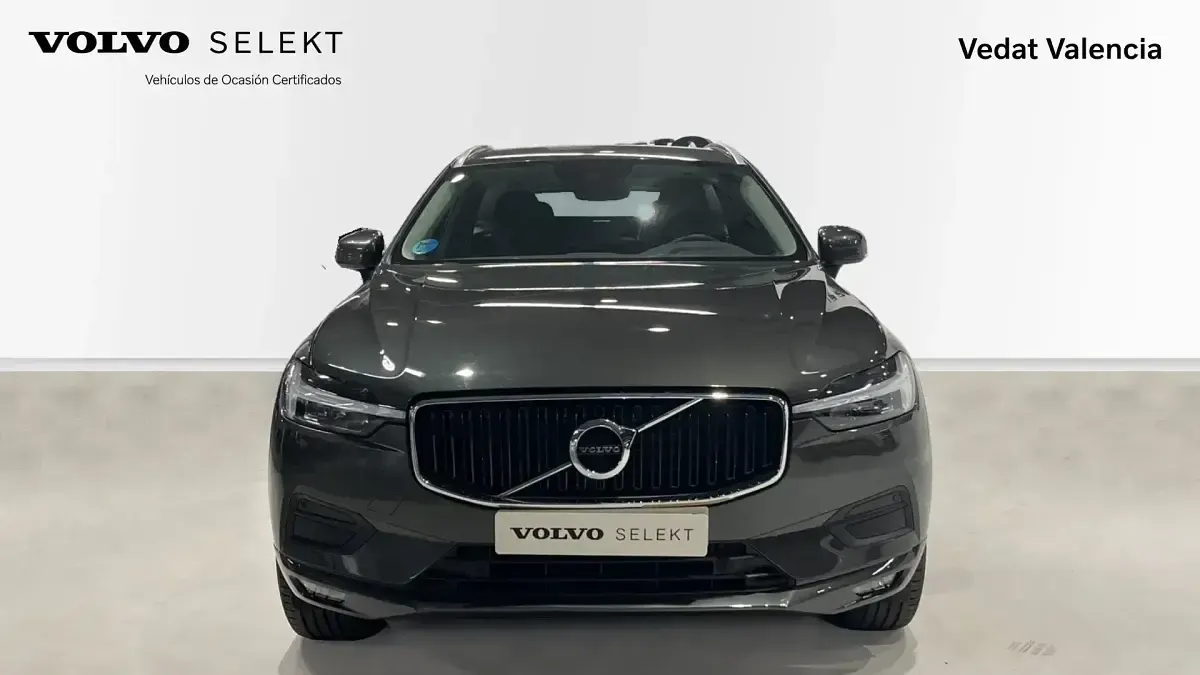 Usado Volvo XC60 Momentum 197 CV (144 kW) 2021 Gris SUV