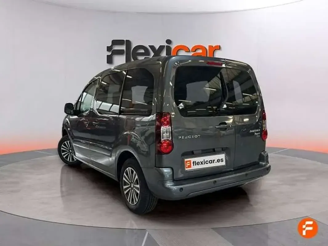 Usado Peugeot TePee Active 110 CV (80 kW) 2017 Gris Van