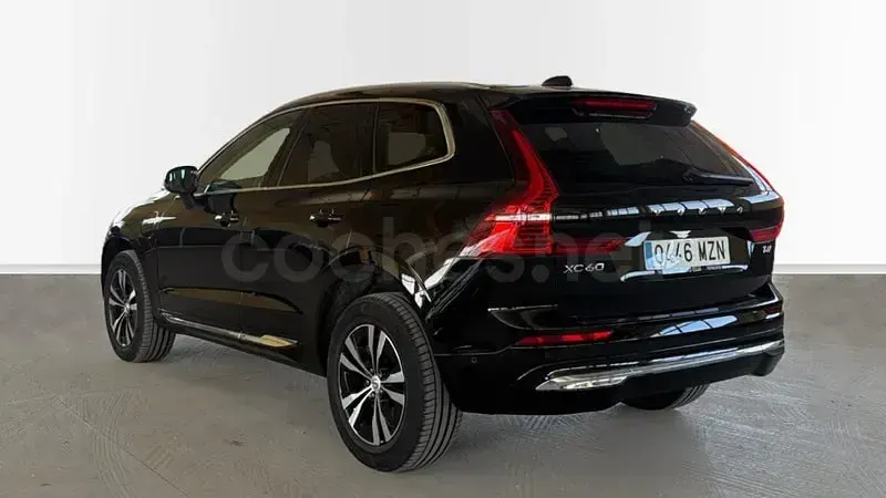 Usado Volvo XC60 Core 350 CV (257 kW) 2025 Negro SUV