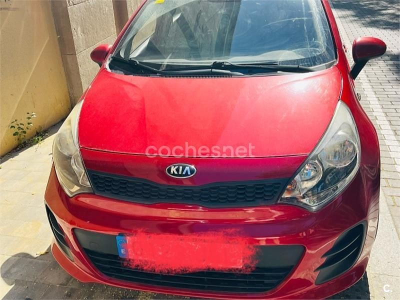 Granate Usado 2016 Kia Rio Berlina | 9200 € (Precio justo) - Imagen 1/4