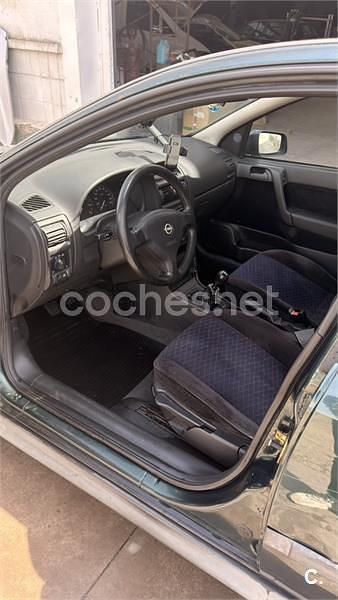 Usado Opel Astra 100 CV (73 kW) 1998 Verde Berlina