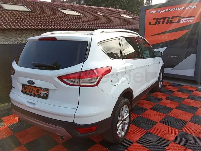 Usado Ford Kuga Titanium 120 CV (88 kW) 2015 Blanco SUV