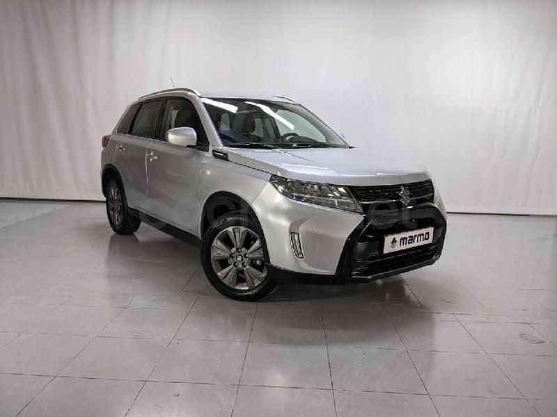 Gris / plata Usado 2025 Suzuki Vitara SUV | 23.990 € (Precio justo) - Imagen 1/4