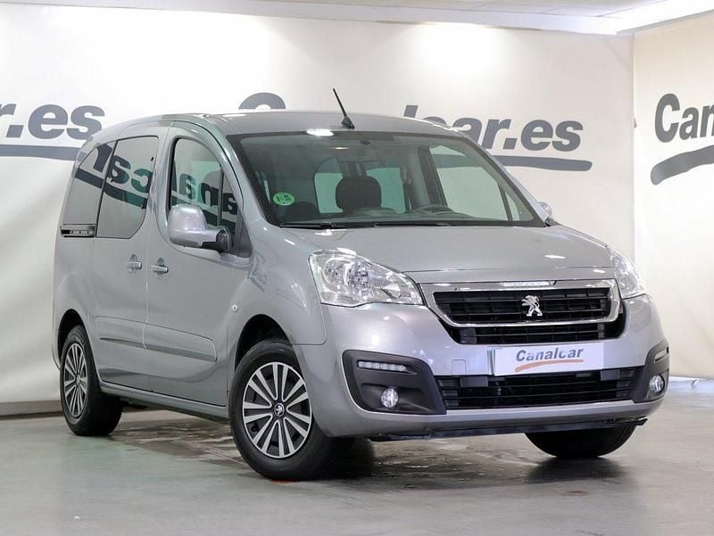 Usado Peugeot Partner Tepee Active 100 CV (73 kW) 2018 Gris Monovolumen