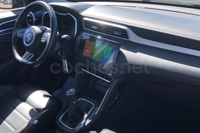 Usado MG ZS Luxury 111 CV (81 kW) 2023 Negro SUV