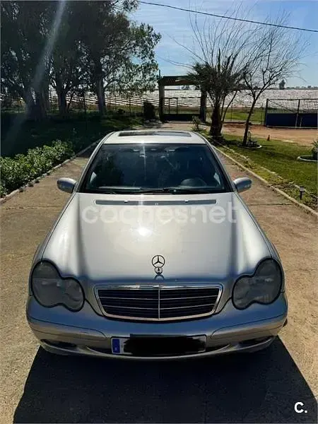 Usado Mercedes C200 Elegance 163 CV (119 kW) 2000 Gris / plata Berlina