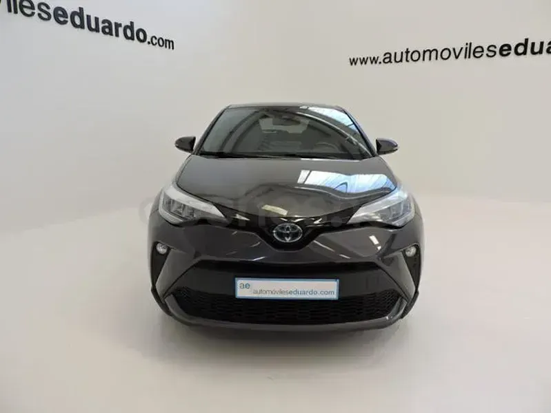 Usado Toyota C-HR Advance 184 CV (135 kW) 2021 Gris / plata SUV