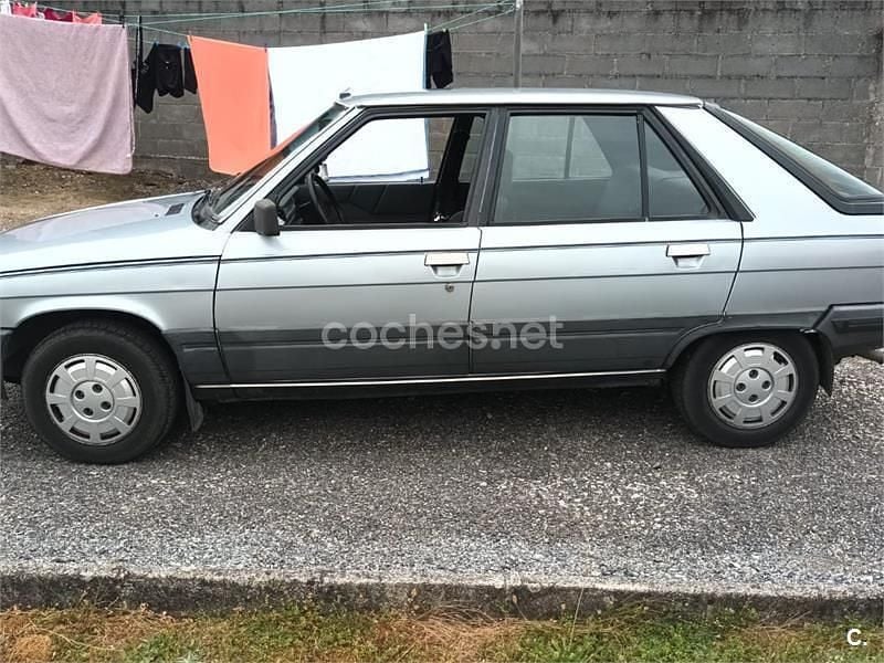 Begagnad Renault R11 72 HK (52 kW) 1984 Grå Halvkombi