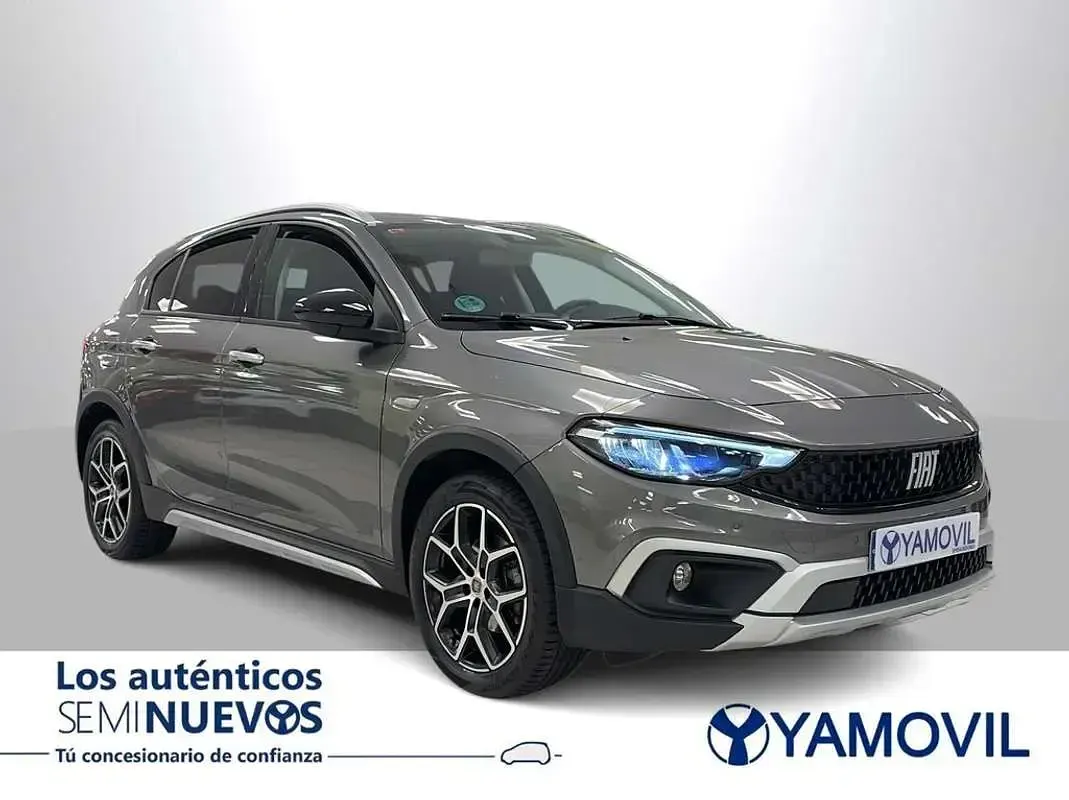 Usado Fiat Tipo Cross 99 CV (72 kW) 2021 Gris Utilitario
