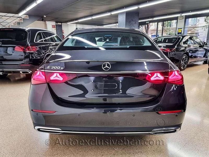 Usado Mercedes E300 313 CV (230 kW) 2024 Gris Berlina