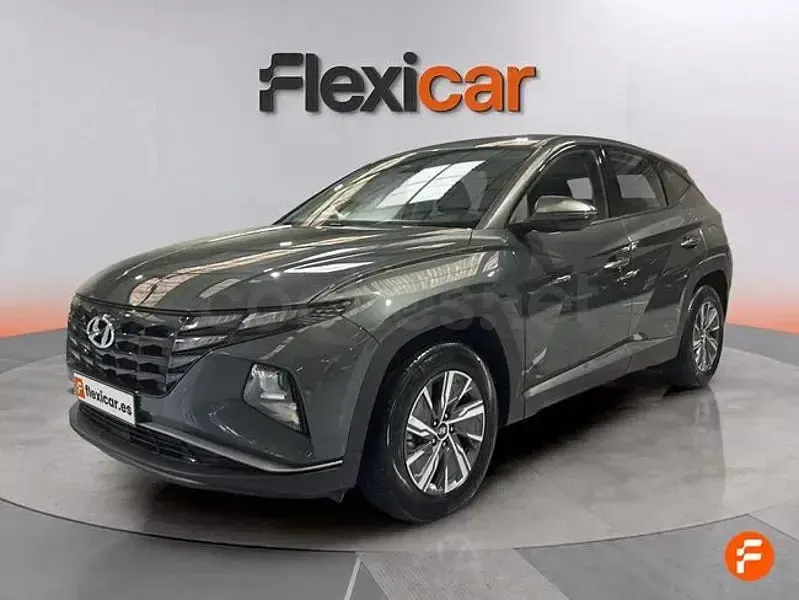 Usado Hyundai Tucson 115 CV (84 kW) 2023 Gris / plata SUV