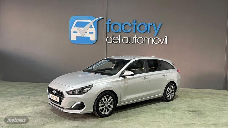 Gris Usado 2019 Hyundai i30 GO! Familiar | 13.900 € (Un poco caro) - Imagen 1/4
