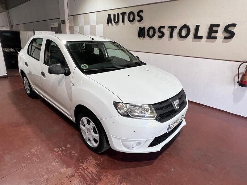 Usado Dacia Logan Lauréate 90 CV (66 kW) 2015 Blanco Berlina