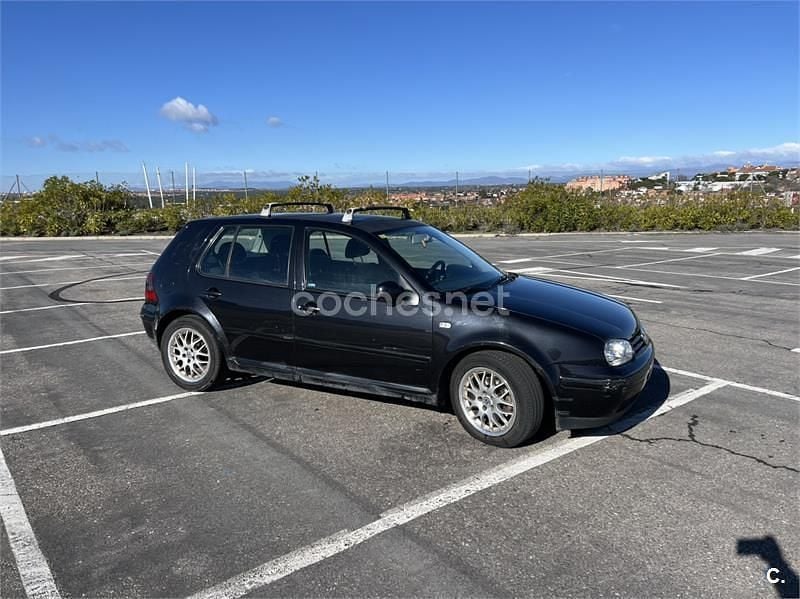 Usado VW Golf IV Highline 115 CV (84 kW) 2000 Negro Familiar
