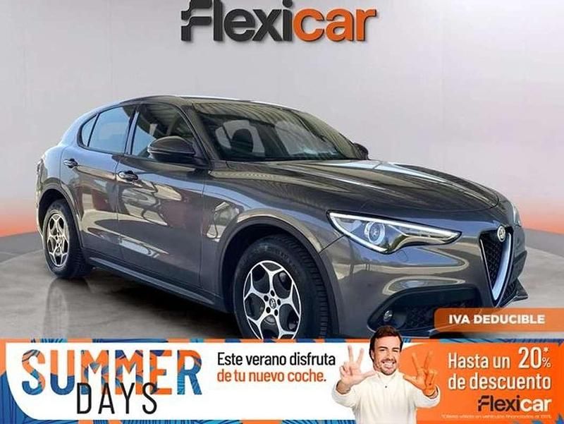 Usado Alfa Romeo Stelvio Super 162 CV (119 kW) 2022 Gris SUV