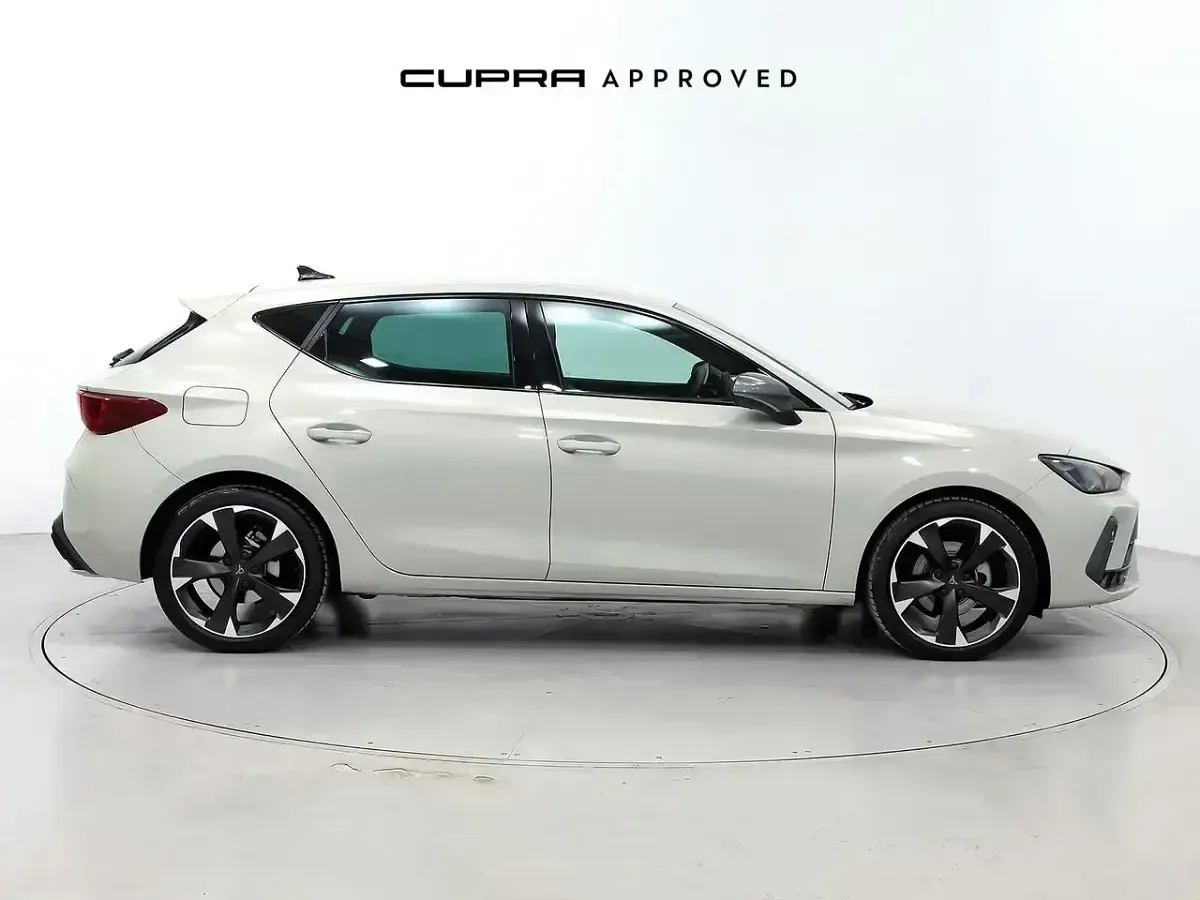 Usado Cupra Leon 150 CV (110 kW) 2025 Gris Berlina