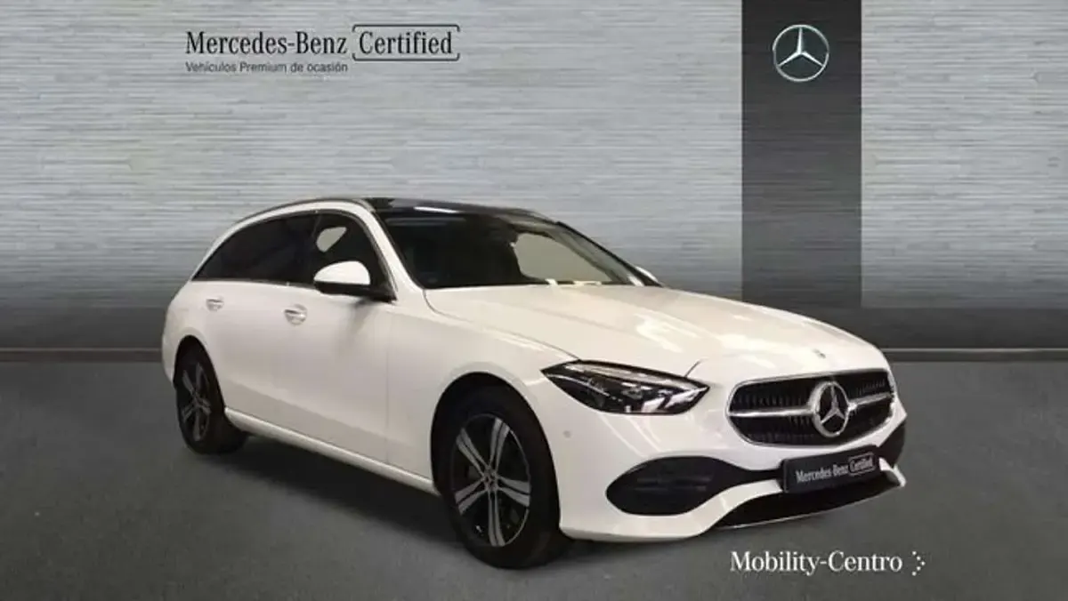 Usado Mercedes C300e 313 CV (230 kW) 2024 Blanco Familiar