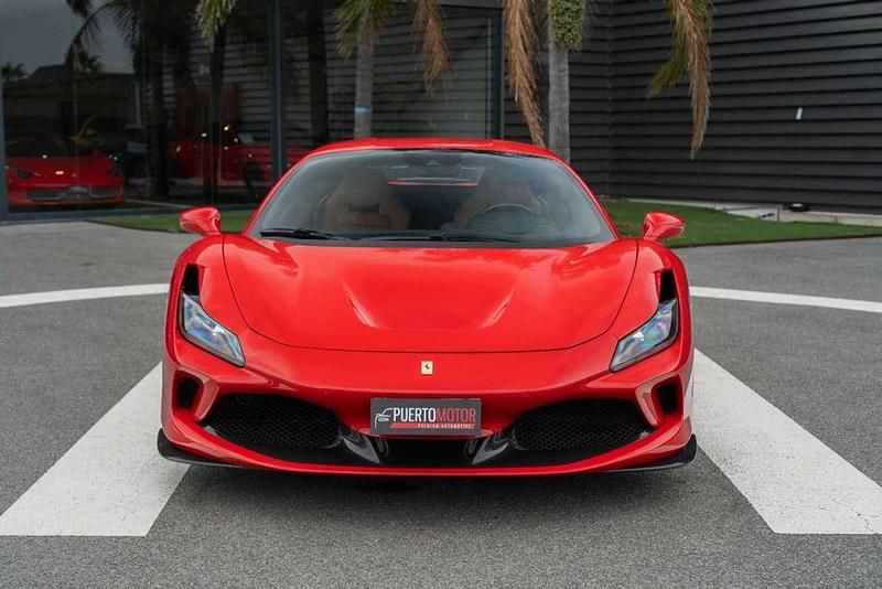 Begagnad Ferrari F8 721 HK (530 kW) 2020 Röd Sportkupé