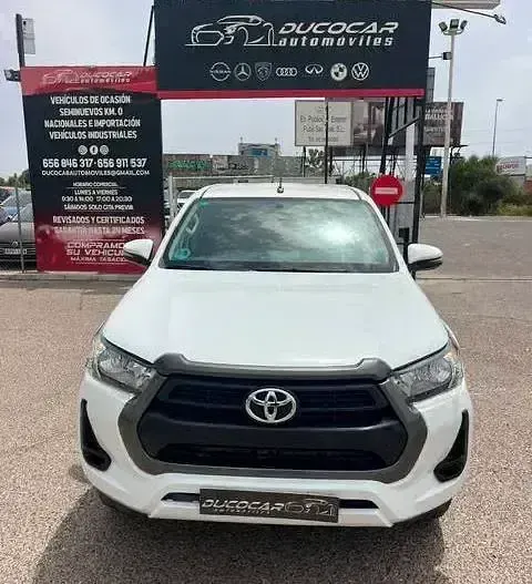 Usado Toyota HiLux 150 CV (110 kW) 2022 Blanco Pickup/Camioneta