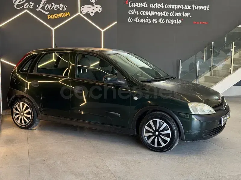 Usado Opel Corsa Club 75 CV (55 kW) 2002 Negro Utilitario