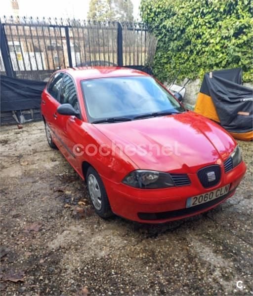 Usado Seat Ibiza 64 CV (47 kW) 2006 Rojo Berlina