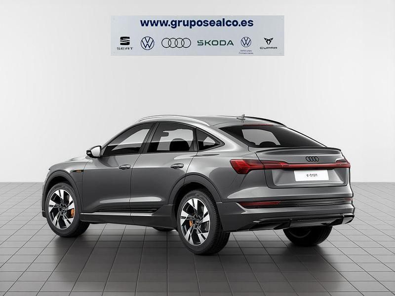 Usado Audi e-tron Premium 300 kW (408 CV) 2022 Gris SUV