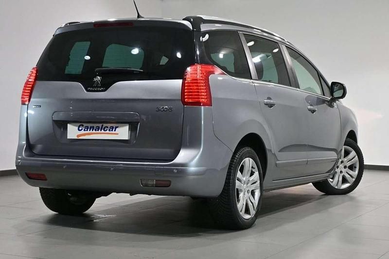 Usado Peugeot 5008 Style 120 CV (88 kW) 2016 Gris Monovolumen