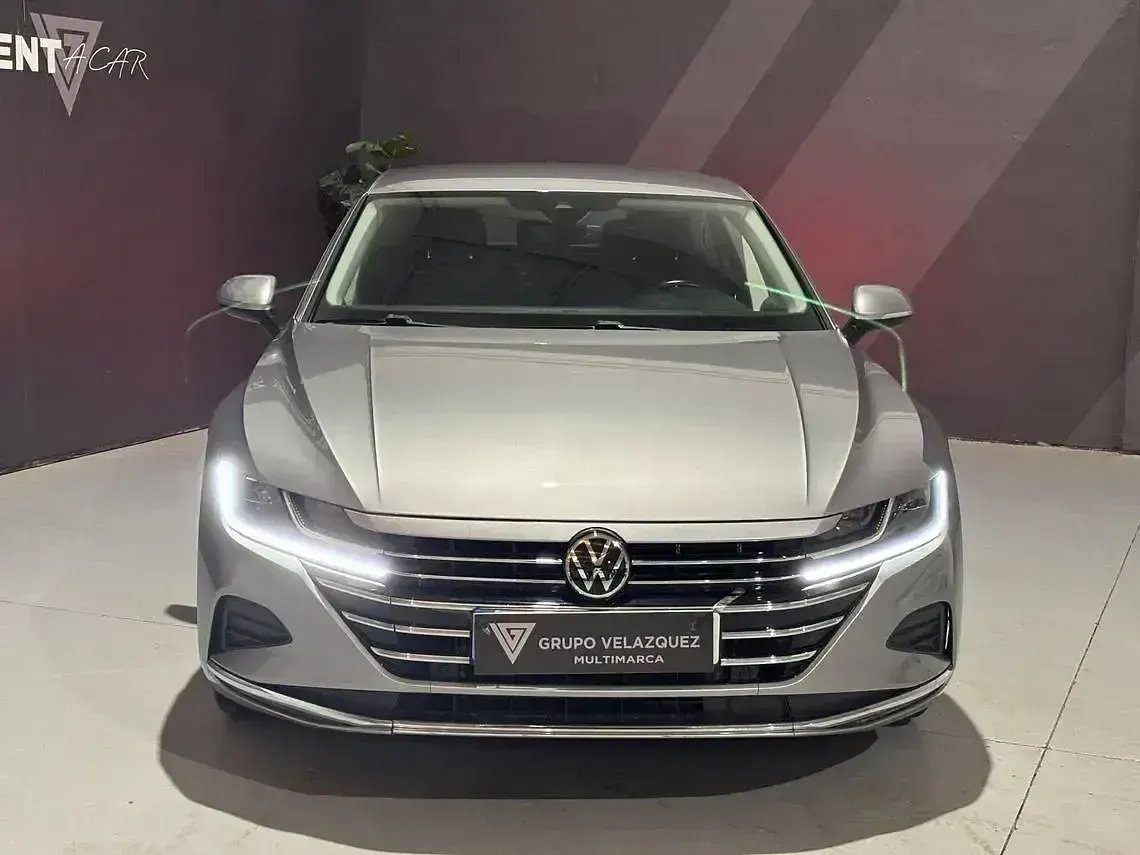 Usado VW Arteon Elegance 150 CV (110 kW) 2022 Gris Berlina